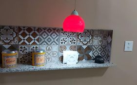 Apartamento encantador- 40 metros da praia e duas quadras do shopping
